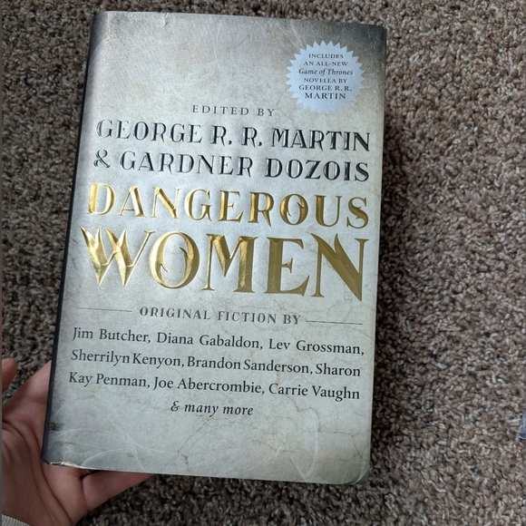 2/$10 Dangerous Women Hardcover Book George R.R. Martin - Picture 1 of 2